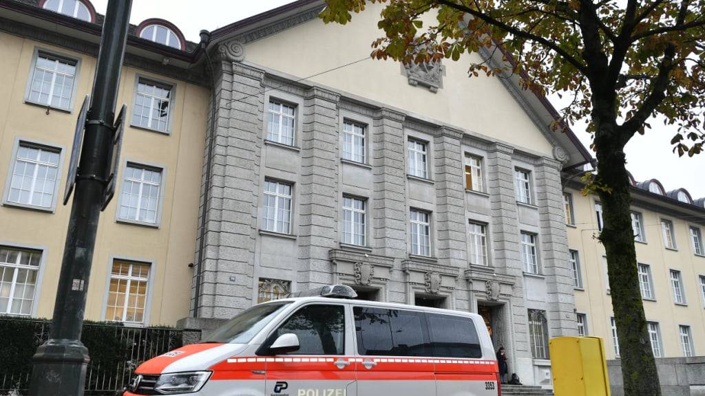 Das Bezirksgericht Zürich hat einen 44-jährigen Uber-Fahrer verschiedener Sexualdelikte schuldig gesprochen. Das Gericht sprach eine Freiheitsstrafe von vier Jahren aus. (Symbolbild)