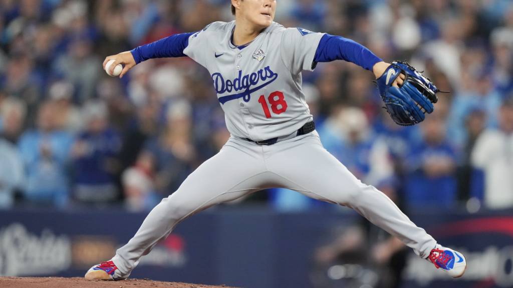 Yoshinobu Yamamoto, der Mann des Spiel, beim Wurf