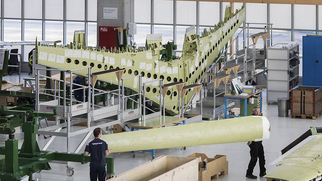 Der Flugzeugbauer Pilatus will in Nidwalden über 100 Millionen Franken in zwei neue Standorte investieren. (Archivbild)