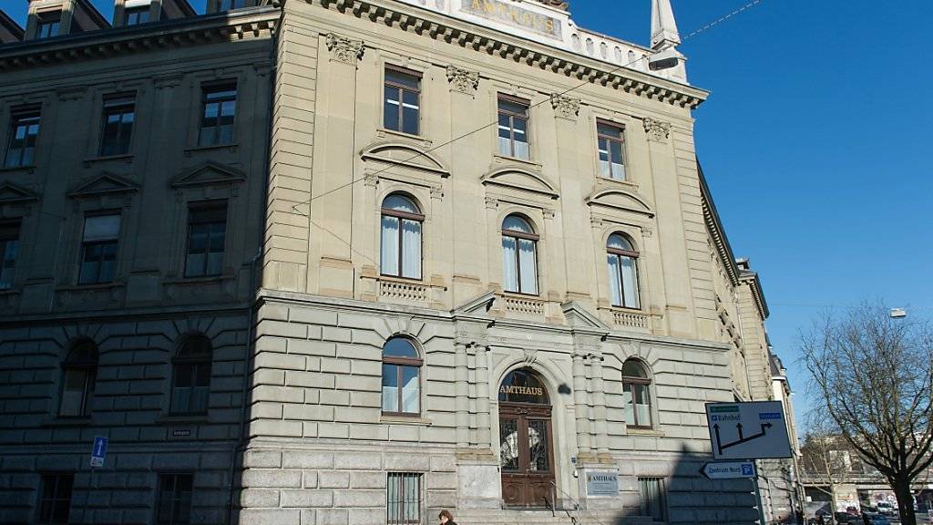 Am Regionalgericht Bern-Mittelland ist ein heute 34-jähriger Mann wegen Vergewaltigung und Raubes zu einer Freiheitsstrafe von 7,5 Jahren verurteilt worden.