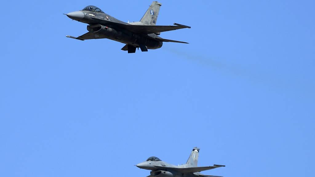 ARCHIV - China scheint laut dem taiwanischen Verteidigungsministerium verstärkt Militärübungen in Taiwan abzuhalten (Archivbild/Symbolbild). Foto: Thanassis Stavrakis/AP/dpa