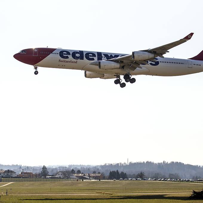 Medizinisches Problem im Cockpit: Edelweiss-Maschine sendet Notruf