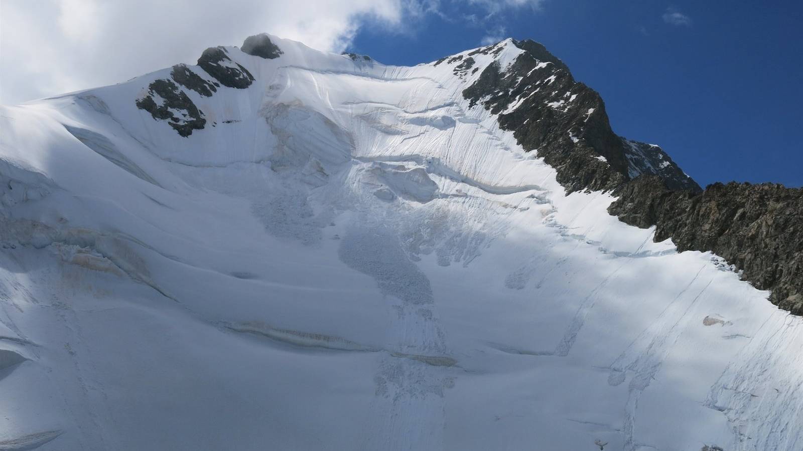 Am Sonntagnachmittag verunglückte am Piz Bernina ein Bergführer tödlich.