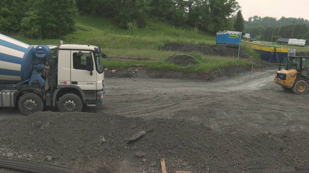 Zwischen Maschinen und Dreck: Besuch auf der SBB-Grossbaustelle im Rheintal