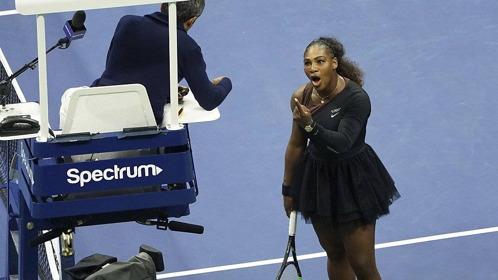 Serena Williams wird für ihre verbale Attacke auf Stuhlschiedrichter Carlos Ramos gebüsst