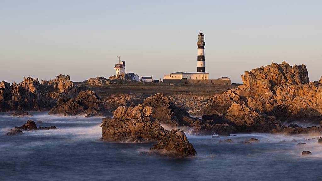Der wichtigste Leuchtturm der Bretagne soll sein historisches Leuchtfeuer verlieren, es wird noch mit gefährlichem Quecksilber betrieben. (Archivbild)
