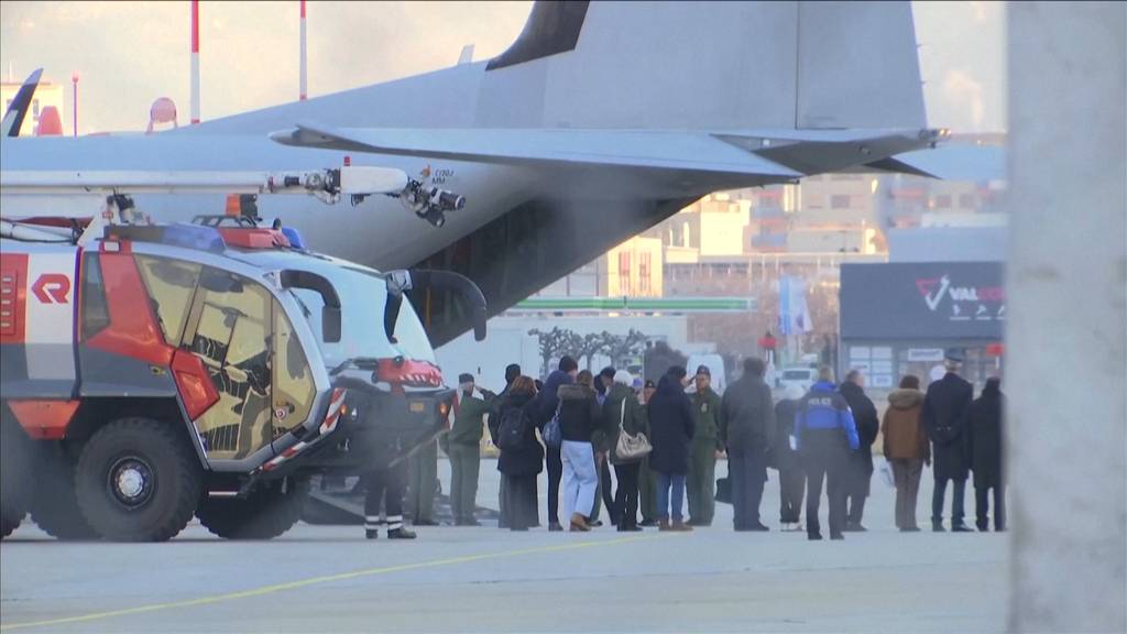 Flugzeug überführt fünf Todesopfer von Crans-Montana nach Italien