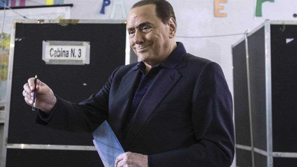 Der Oppositionspolitiker Berlusconi hatte sich vor den Kommunalwahlen für seine Partei ins Zeug gelegt - und dabei vermutlich seine Gesundheit überstrapaziert.