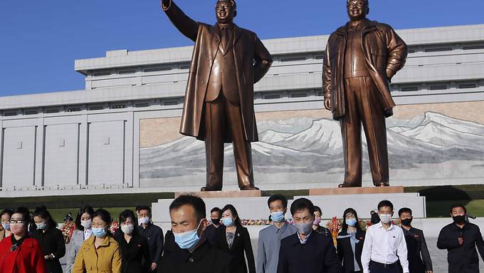 Nordkorea feiert Parteijubiläum mit nächtlicher Militärparade