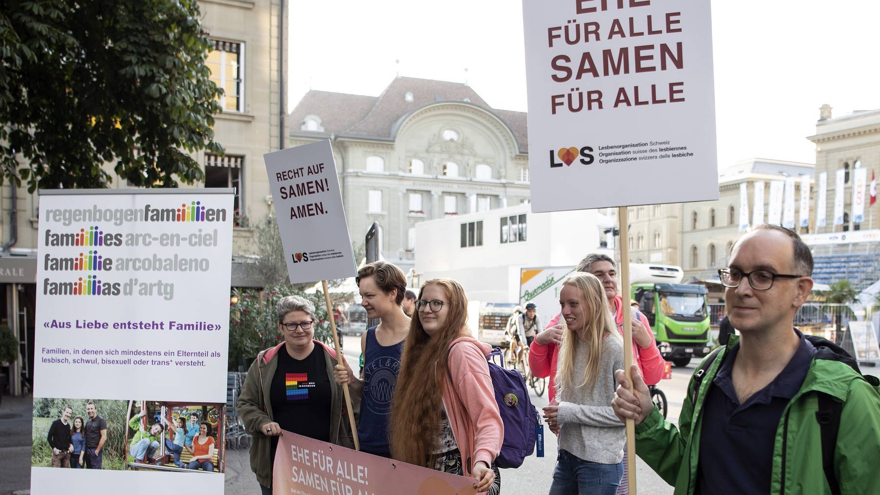 Auf dem Berner Bärenplatz hätte heute für die rechtliche Gleichstellung von sogenannten Regenbogenfamilien demonstriert werden sollen.