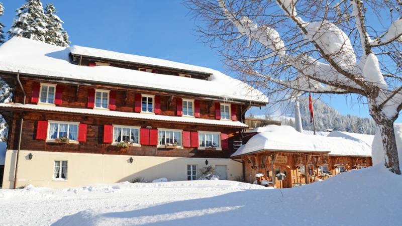 Berggasthaus Herrenboden Winter Skigebiet Sattel-Hochstuckli