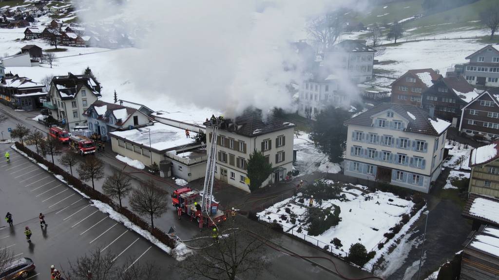 Brand in Waldstatt (AR): Drei Personen im Spital - Haus unbewohnbar