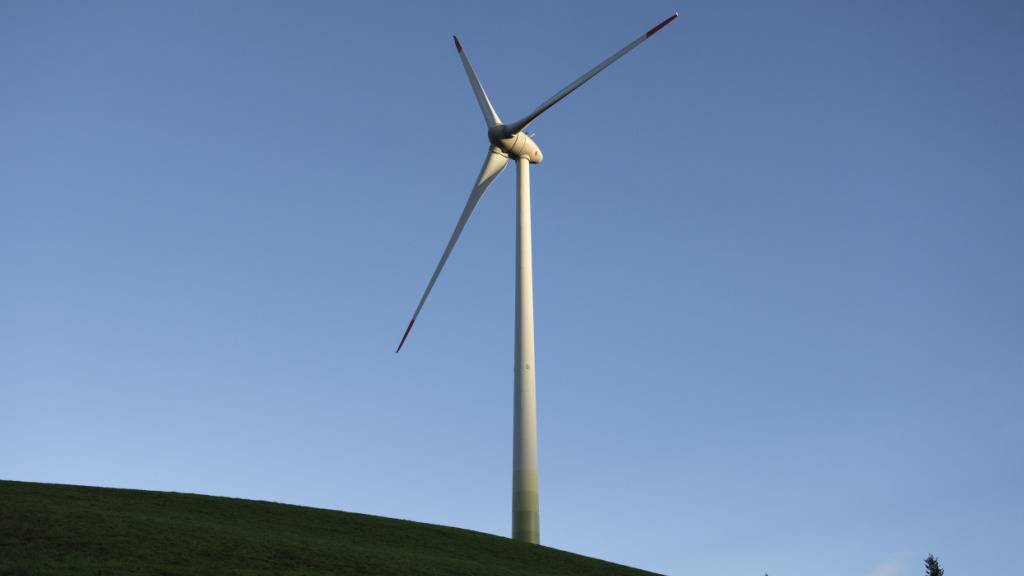 In drei Zürcher Gemeinden in der Nähe von Winterthur beginnen 2026 Windmessungen. Anhand der Daten soll entschieden werden, ob sich der Bau von Windkraftanlagen an den Standorten lohnt. (Symbolbild)