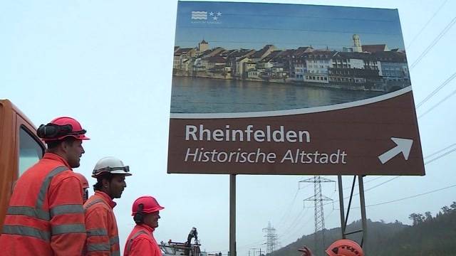 Neue Schilder für Tourismusattraktionen im Kanton Aargau