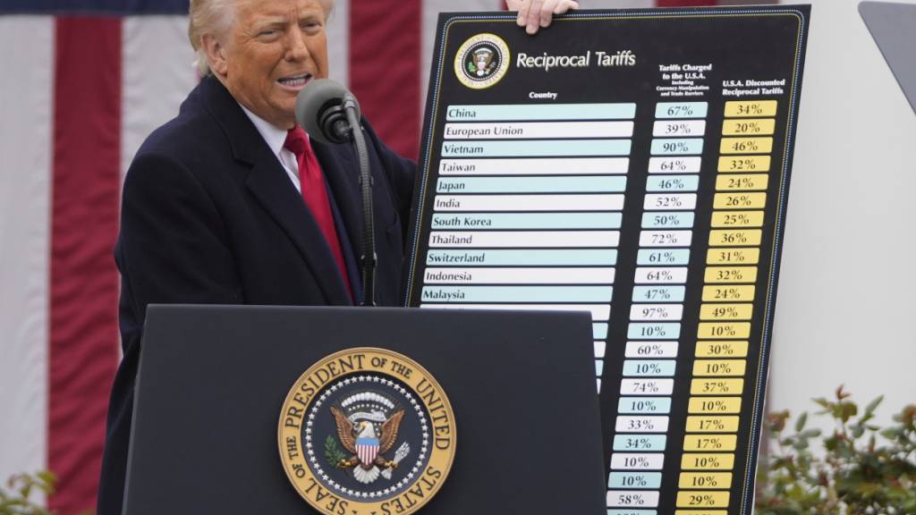 Das oberste Gericht in den USA könnte bald über die Rechtmässigkeit der Zölle von US-Präsident Donald Trump entscheiden. Mit einem Post verteidigte er diese noch einmal mit Nachdruck. Erstmals hatte Trump diese Anfang April verkündet.  (Archivbild)