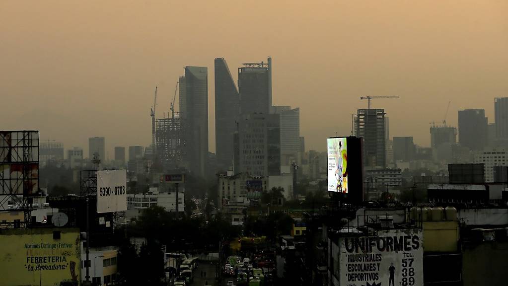 Immer wieder hüllt giftiger Smog Mexiko-Stadt ein. (Archivbild)