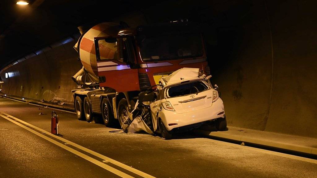 Im Tunnel Sachseln hat sich ein schwerer Verkehrsunfall ereignet.