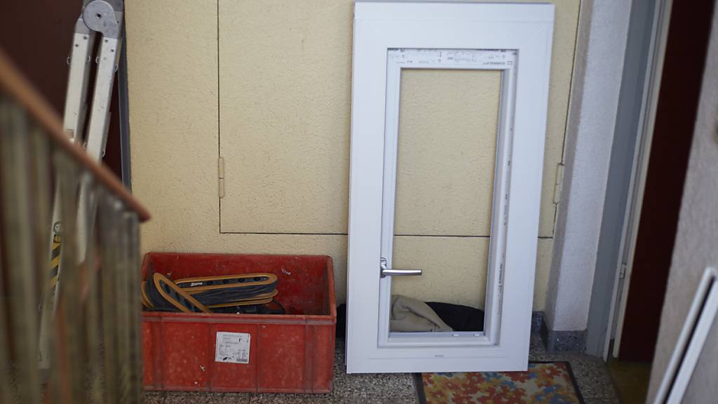 In der Ukraine werden dringend Fenster benötigt, um beschädigte Gebäude wieder bewohnbar zu machen. Die Stadt Zürich liefert nun hunderte, die in Wiedikon ohnehin demontiert werden. (Symbolbild)