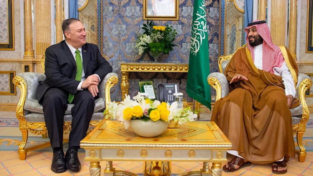 Der saudische Kronprinz Mohammed bin Salman (rechts) und US-Aussenminister Mike Pompeo (links) haben am Mittwoch ihre Strategie nach den Angriffen auf Erdölanlagen in Saudi-Arabien abgestimmt.