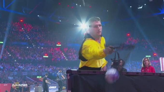 Actionreiche Spiele im Hallenstadion beim Super10Kampf