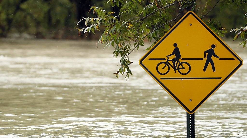 Überschwemmter Weg in Dallas.