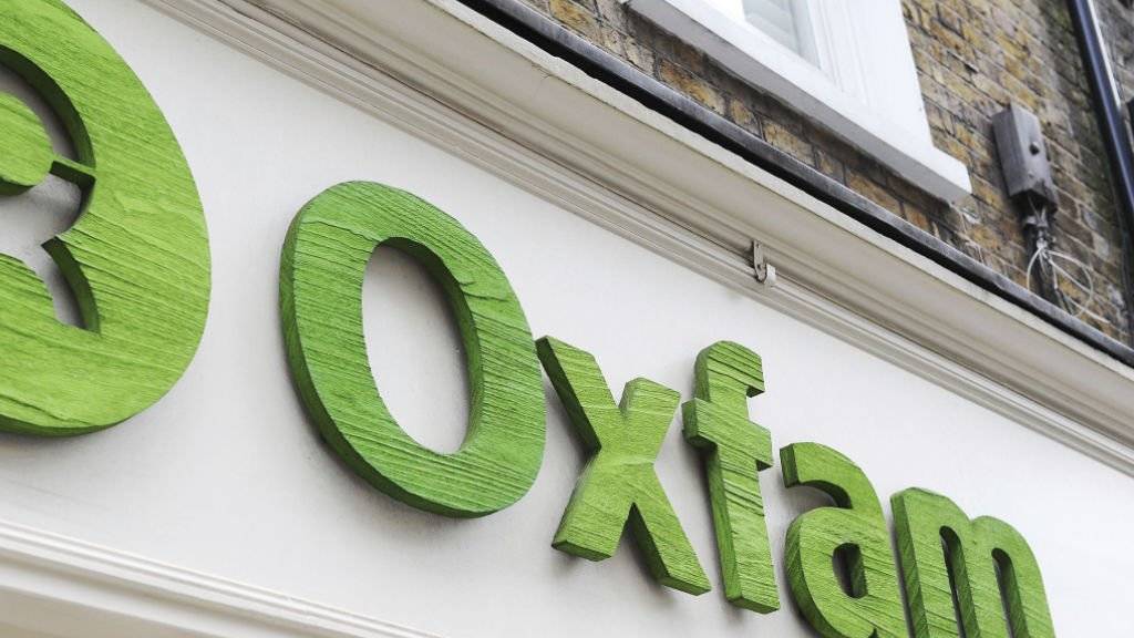 Für die Hilfsorganisation Oxfam Grossbritannien hat ein Sex-Skandal in ihren Reihen auch finanzielle Folgen: Oxfam hat nun weniger Geld, um Bedürftigen zu helfen.
