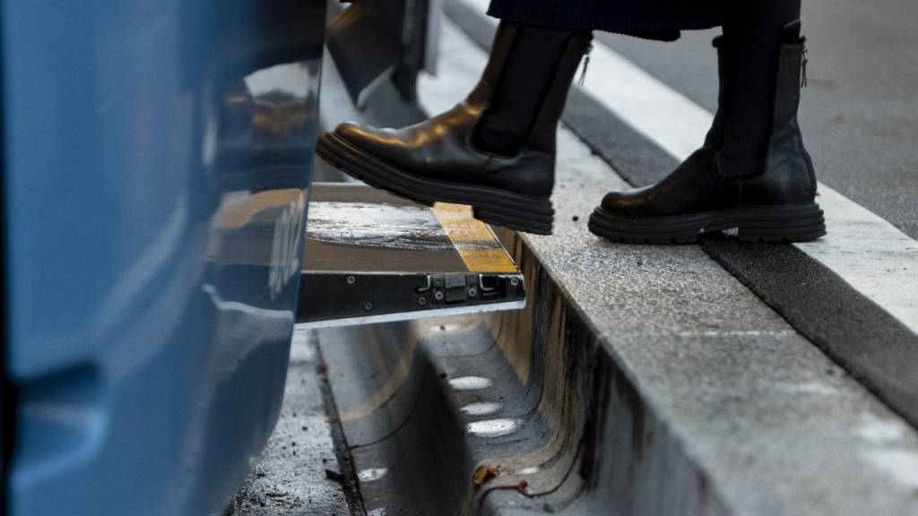 Die Universität Zürich setzt auf barrierefreie Mobilität für gesunde Langlebigkeit. (Symbolbild)