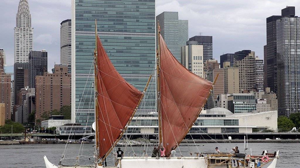 Ein traditionelles polynesisches Segelboot ist nach über 70'000 Kilometern und Stationen wie New York wieder in seinem Heimathafen von Honolulu eingetroffen.