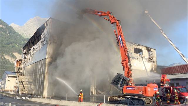 Grossbrand in Altdorf: Einsturzgefahr erschwert Löscharbeiten