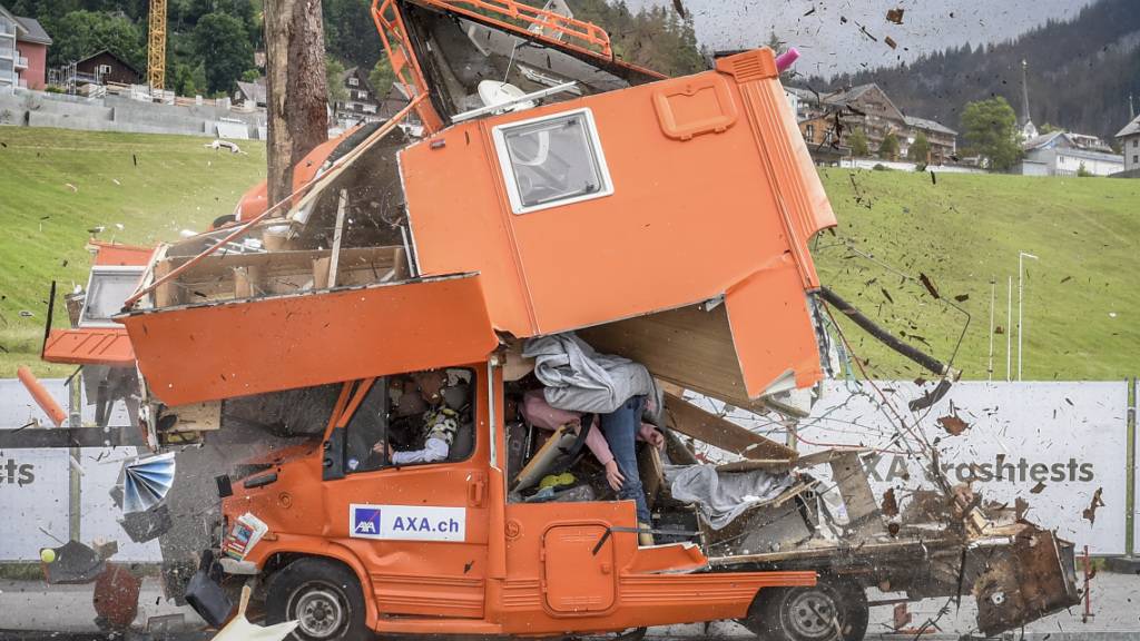 Axa: Grosse Gefahren bei Crashs von Wohnmobilen