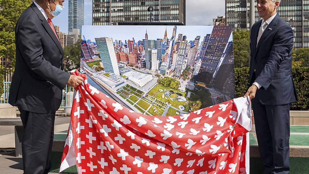 Schweiz schenkt der Uno in New York ein riesiges Bio-Bild