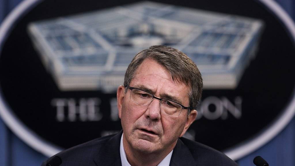 US-Verteidigungsminister bei einem Auftritt Mitte Oktober: Das Pentagon konnte oder wollte nicht erklären, warum der Bau einer Tankstelle in Afghanistan 43 Millionen Dollar kostete. (Archivbild)