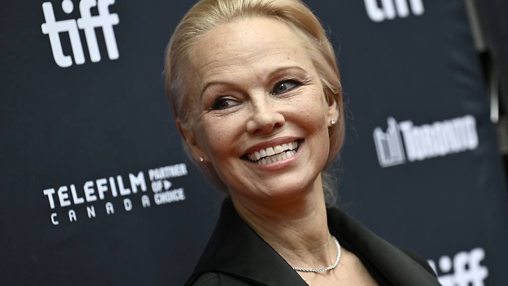 Schauspielerin Pamela Anderson wird in Zürich erwartet. (Archivbild)