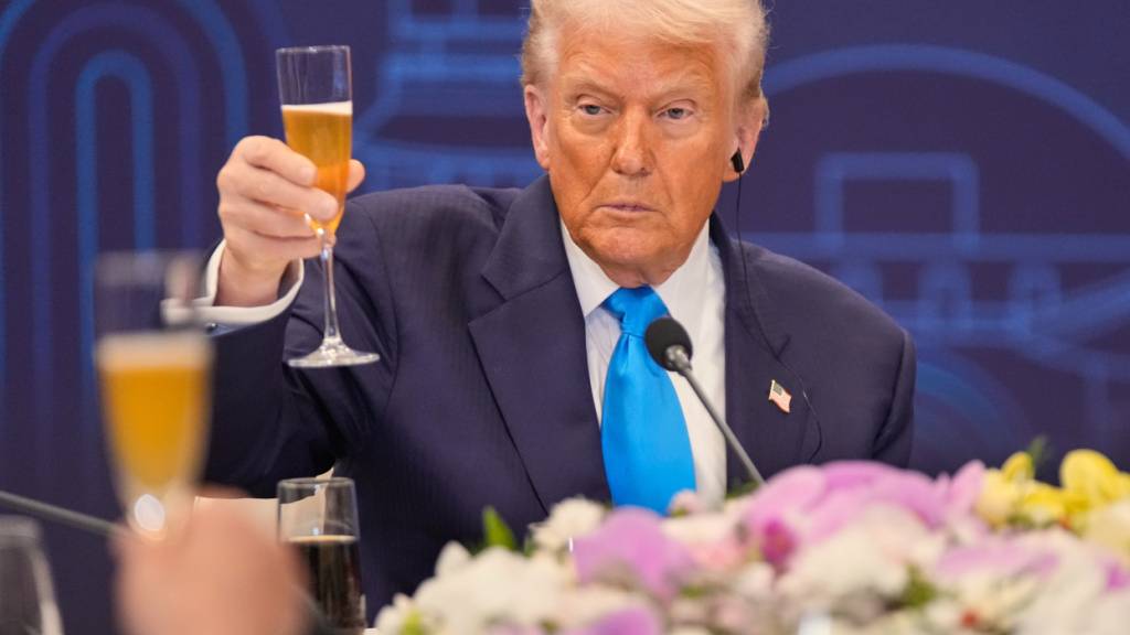 Trump genehmigt Südkorea Bau von atomgetriebenen U-Booten