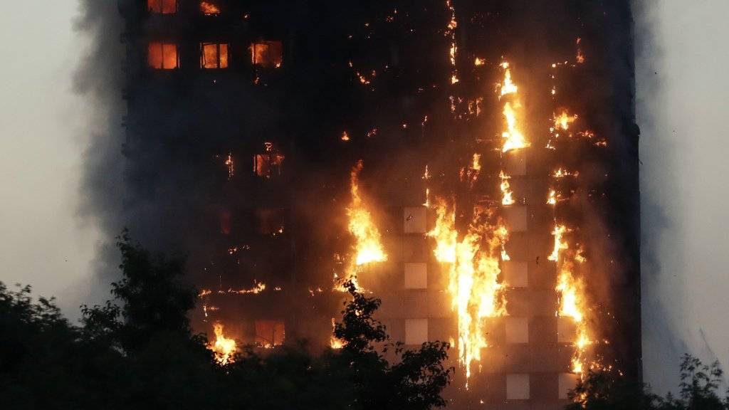 Beim verheerenden Brand im Grenfell Tower sind vor einem Jahr 71 Menschen ums Leben gekommen. (Archiv)