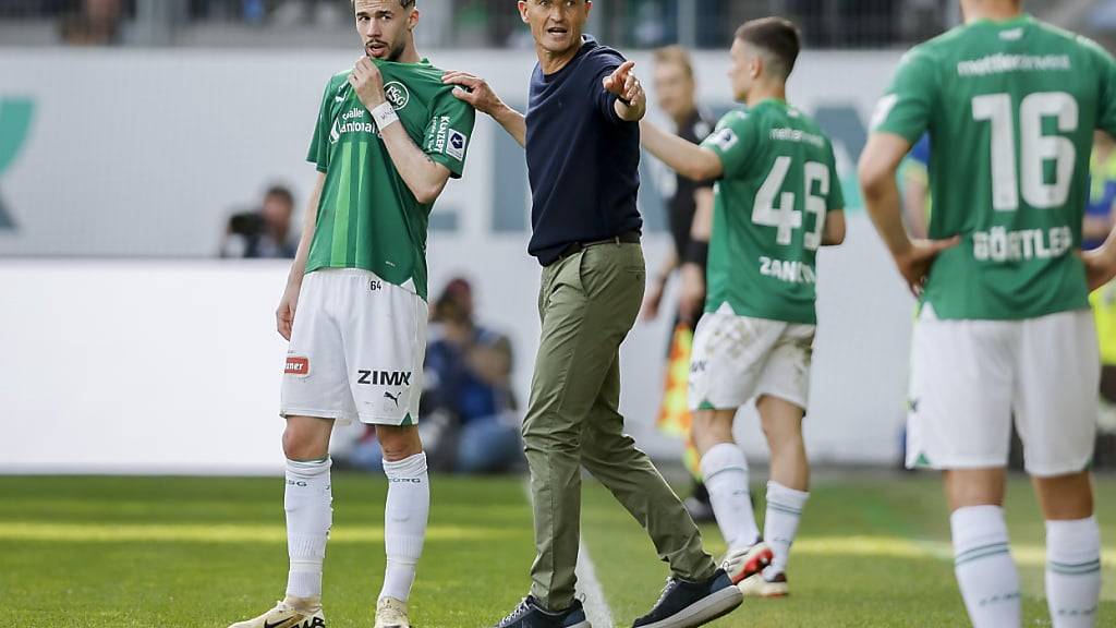 Peter Zeidler, der Trainer des FC St. Gallen, erhält einen neuen Aussenverteidiger für das Kader der nächsten Saison