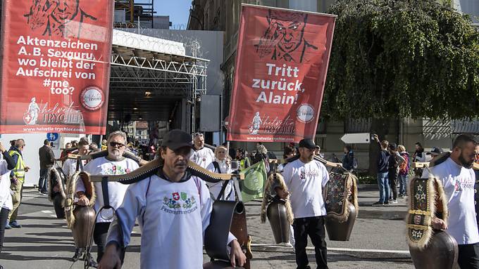 Tausende demonstrieren in Bern gegen Corona-Massnahmen des Bundes