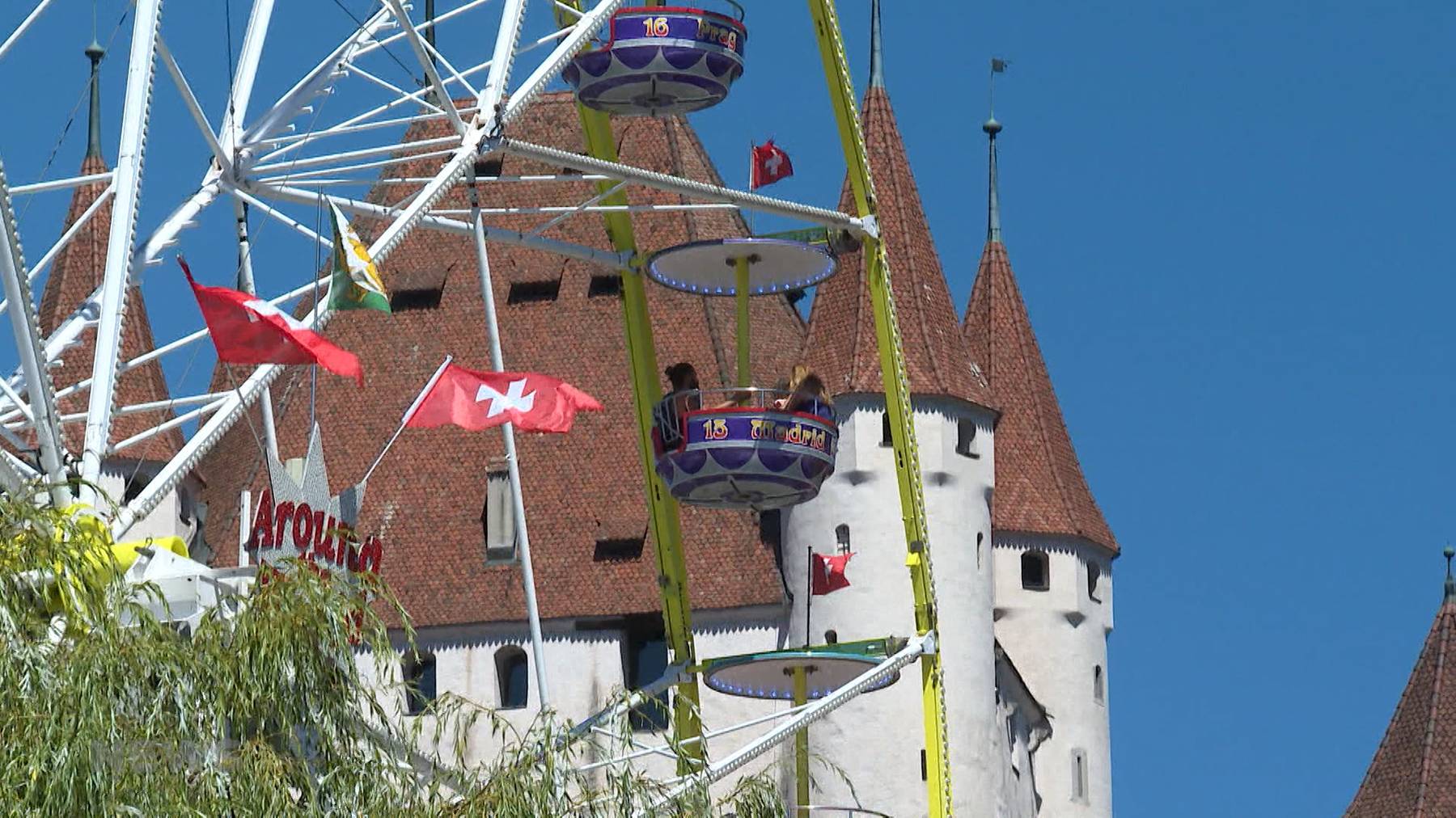 Am Wochenende findet das Thunfest statt. 