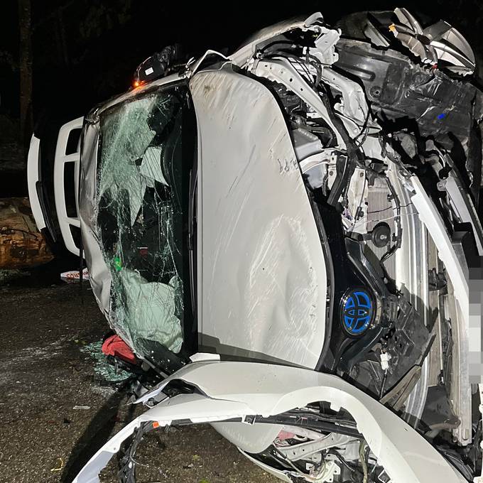Unfall in Olten: Auto überschlägt sich mitten in der Nacht