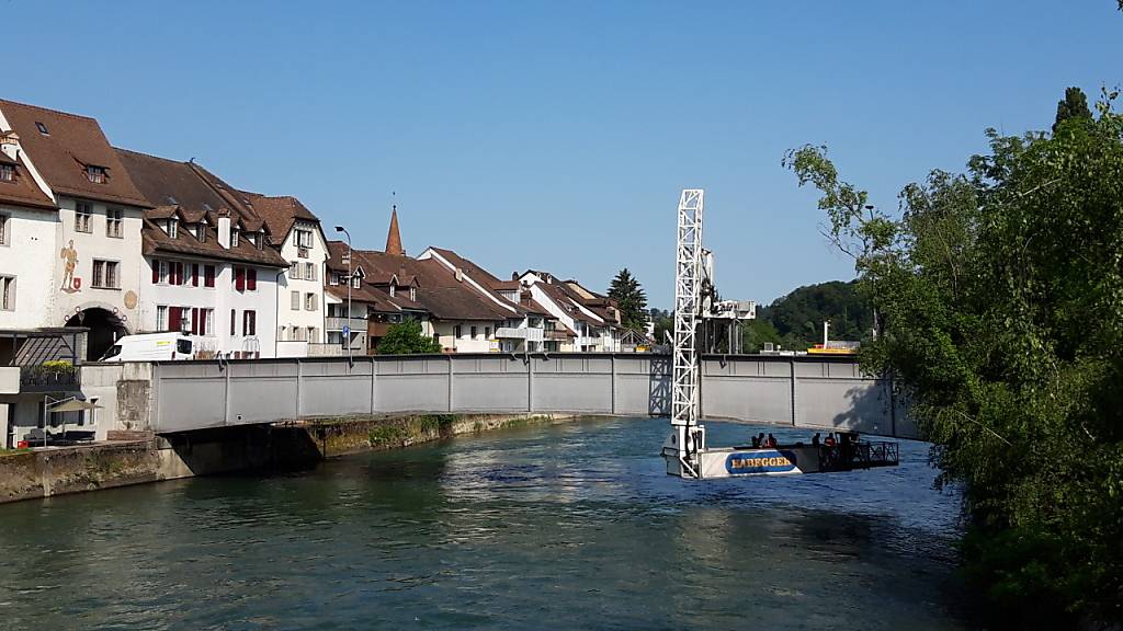 Der Zustand der 1928 gebauten, alten Reussbrücke in Mellingen wurde im Sommer 2023 genauer untersucht.