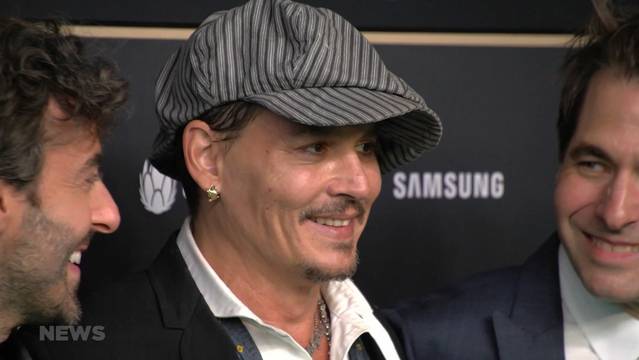 Enormer Fan-Run auf Johnny Depp in Zürich