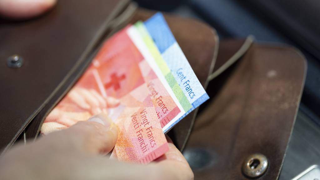 Laut Hochrechnung sagen 73 Prozent Ja zum Bargeld-Gegenvorschlag