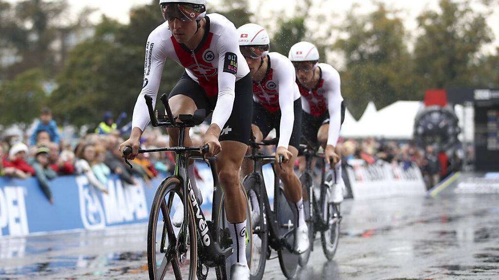 Zwei von sieben Teilnehmer für Swiss Cycling an der Tour de Romandie: Claudio Imhof (vorne) und Joel Suter (hinten)