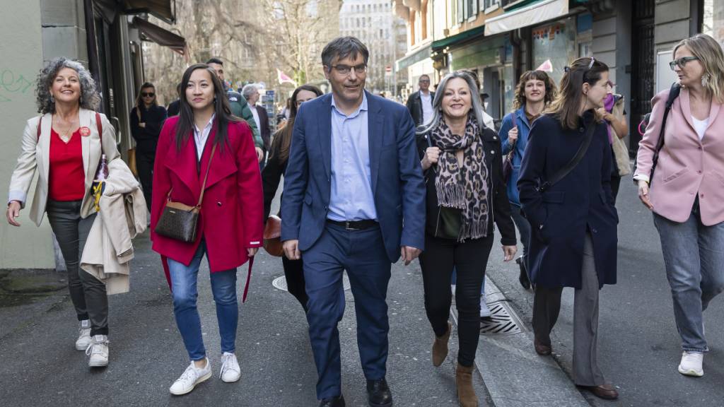 Der SP-Kandidat Roger Nordmann liegt bei der Ersatzwahl für die zurücktretende SP-Regierungsrätin Rebecca Ruiz praktisch gleichauf mit dem Kandidaten der SVP, Jean-François Thuillard.