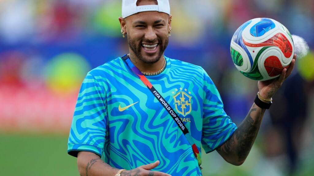 Neymar meldet sich fit für Schottland