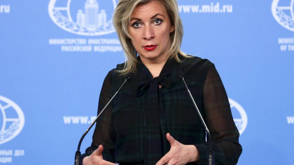 HANDOUT - Dieses vom Pressedienst des russischen Außenministeriums veröffentlichte Foto zeigt Maria Sacharowa, die Sprecherin des russischen Außenministeriums, während eines Briefings über Außenpolitik. Foto: ---/AP/dpa (Archivbild) - ACHTUNG: Nur zur redaktionellen Verwendung und nur mit vollständiger Nennung des vorstehenden Credits