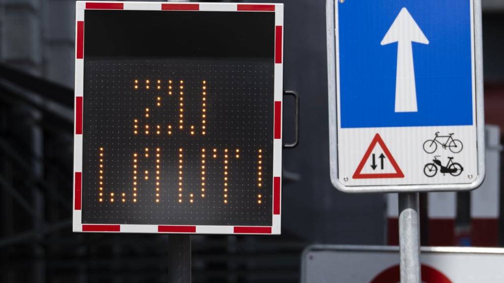 Autoposer werden in Zürich als massive Belästigung wahrgenommen. Bis Ende Juni werden sie gewarnt, der Stadtrat würde lieber Bussen verteilen. (Archivbild)