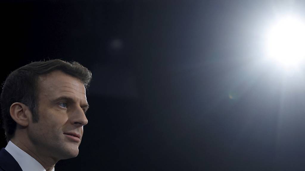 Der französische Präsident Emmanuel Macron stellt sich erneut zur Wahl. Foto: Gonzalo Fuentes/Pool Reuters/AP/dpa