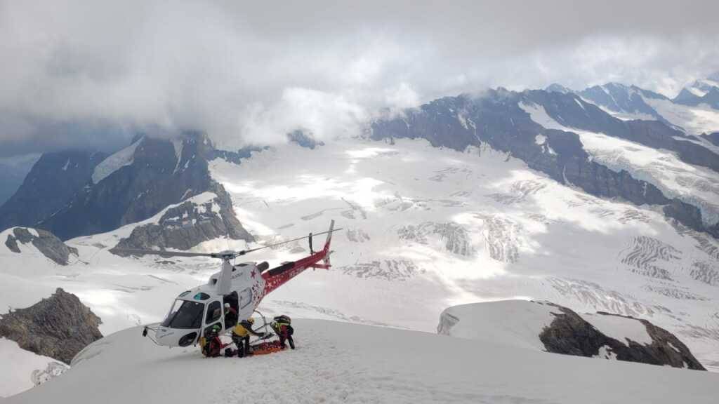 Zum Rettungseinsatz kam es am Mittwoch unterhalb des Junfrau-Gipfels BE auf knapp 4000 Metern über Meer.