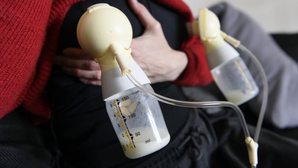 Über die Entstehung von Muttermilch ist bisher wenig bekannt. Ein Zürcher Forschungsteam will dies ändern. (Archivbild)